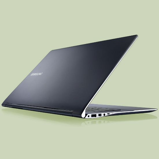 صورة جهاز سامسونج ألترابوك من السلسلة 9، NP900X4C-A06US، 
