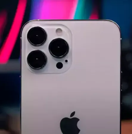 صورة لقسم سلسلة آيفون برو